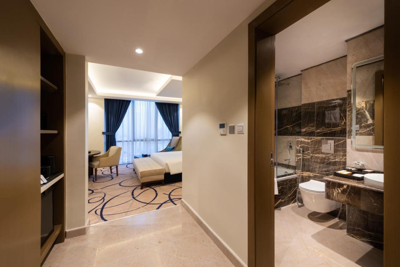 Warwick Riyadh Hotel Exterior foto