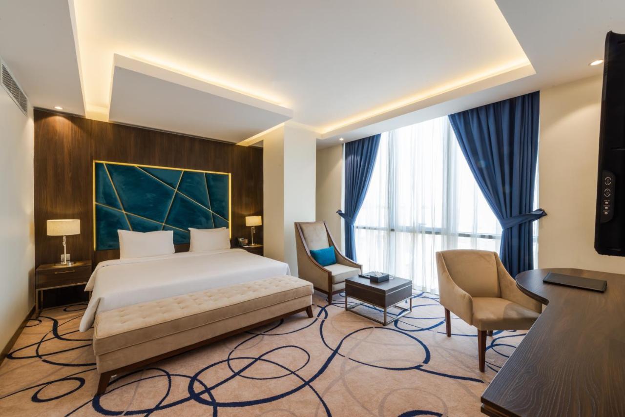 Warwick Riyadh Hotel Exterior foto