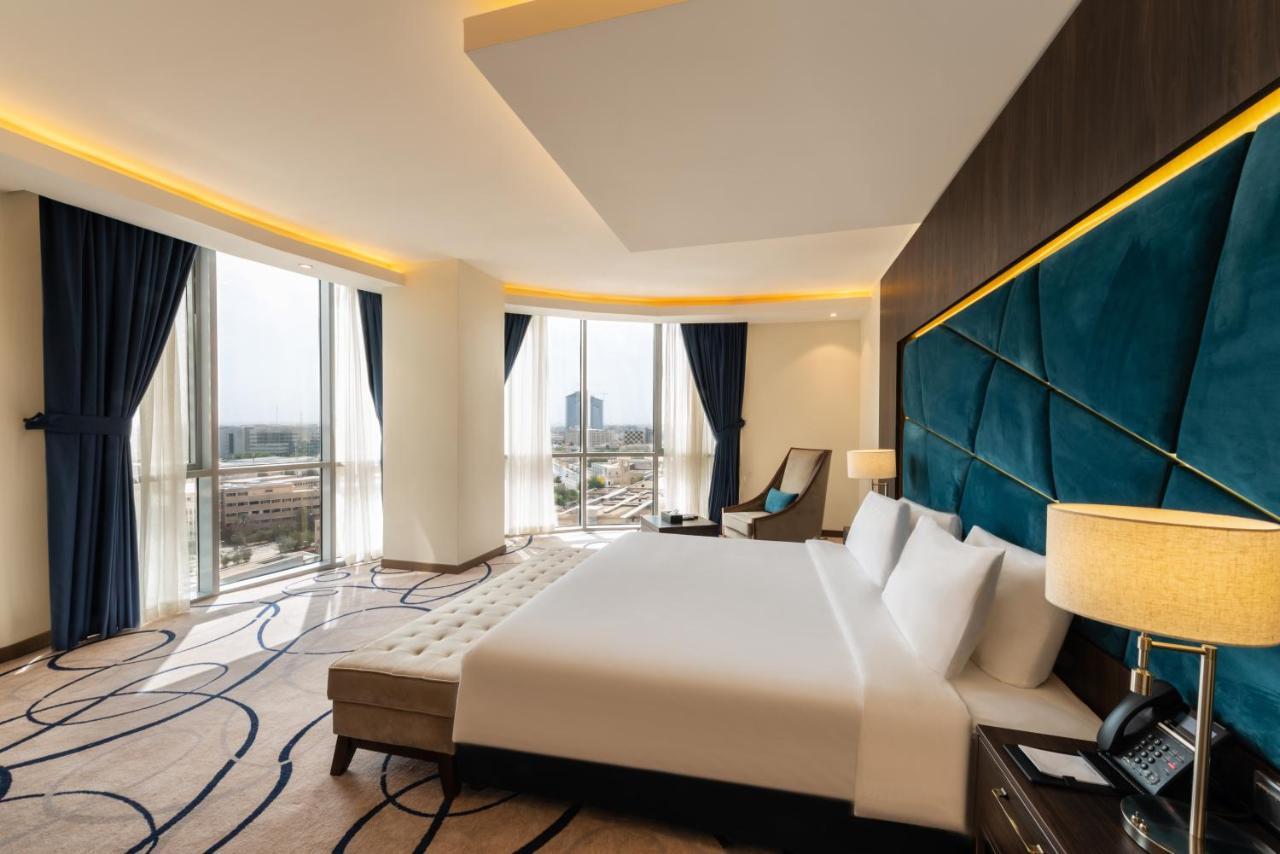 Warwick Riyadh Hotel Exterior foto