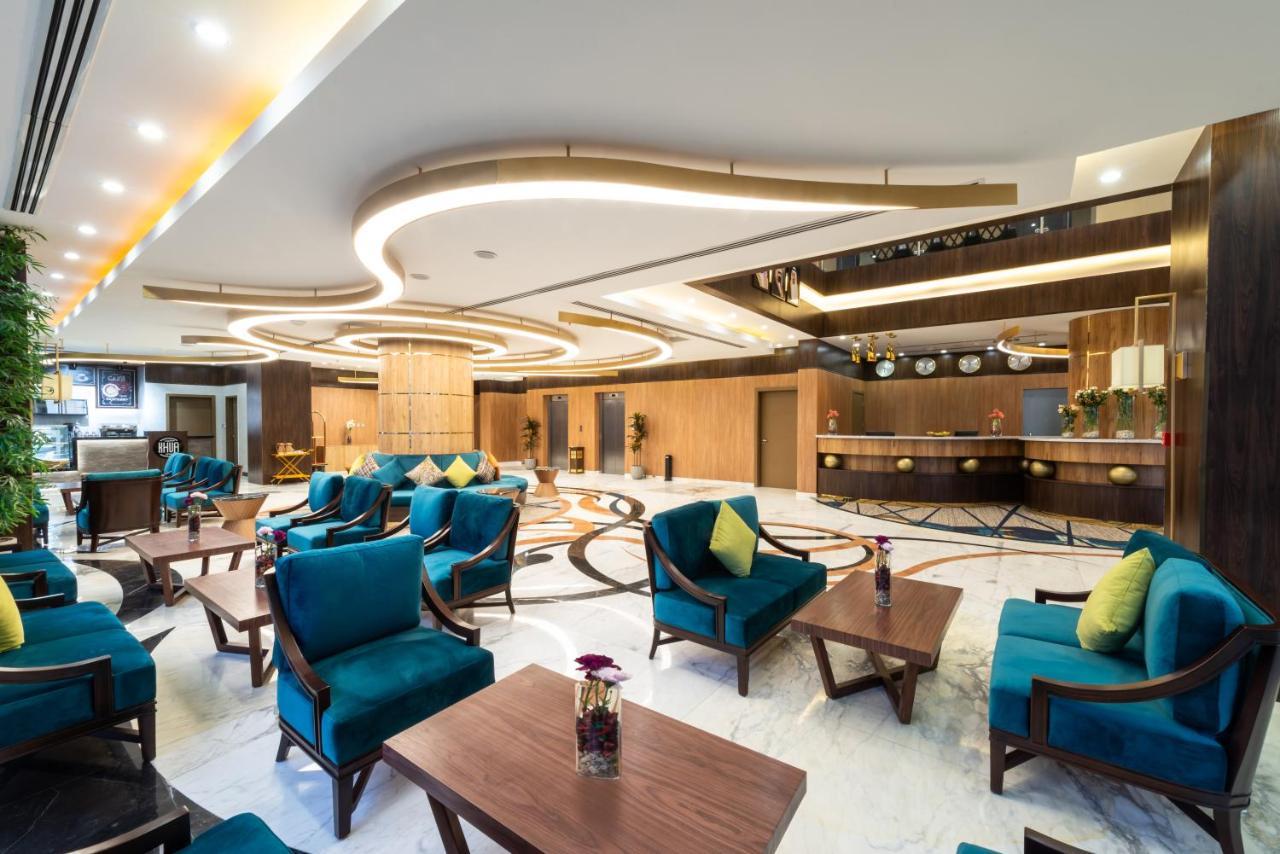 Warwick Riyadh Hotel Exterior foto