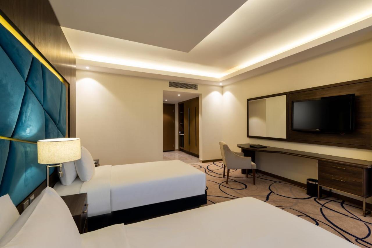 Warwick Riyadh Hotel Exterior foto